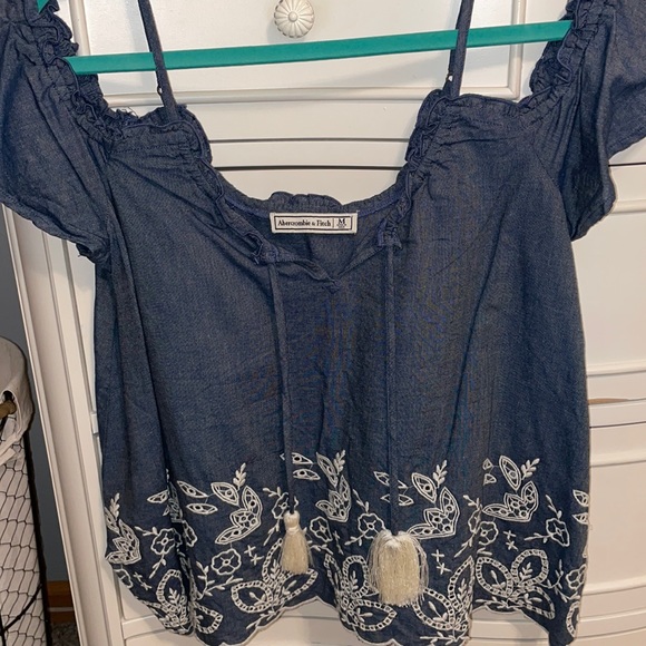 Abercrombie Top - Picture 1 of 4